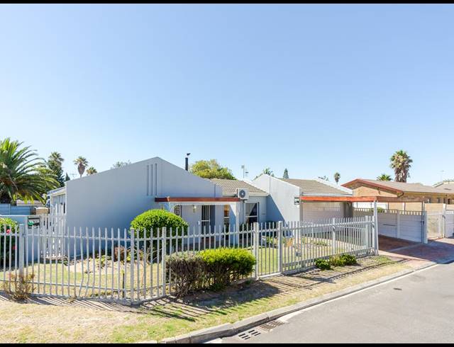 4 BEDROOM FREESTANDING TO LET IN BLOUBERG RISE